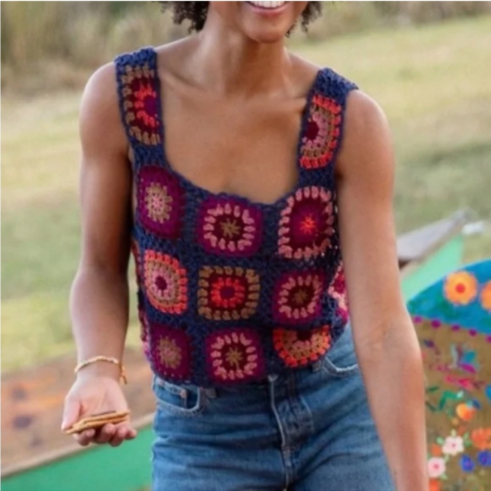 Natural life crochet crop top. NWT  size L/XL